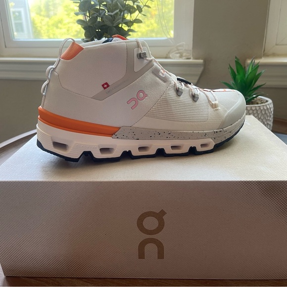 On Cloudtrax Water Repellent Hiking Boots/Shoe | Frost White - Picture 4 of 8